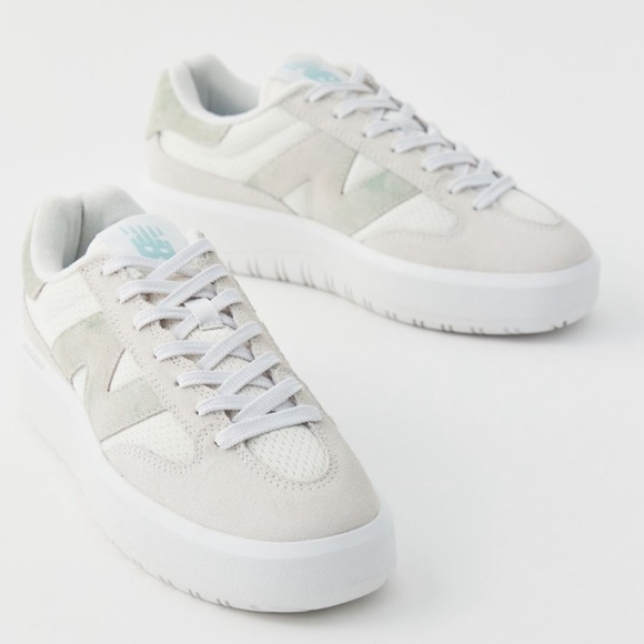 New Balance 302 - Picture 1 of 4